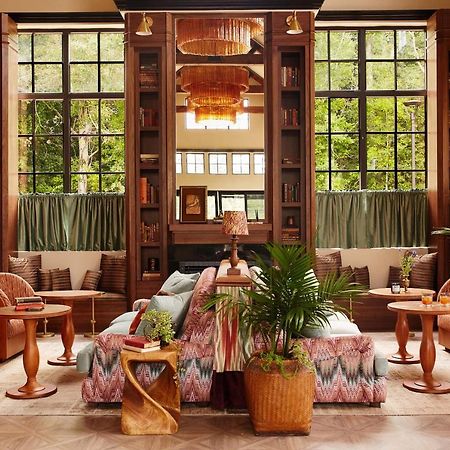 Berkshires Untold Hotel Ленъкс Екстериор снимка