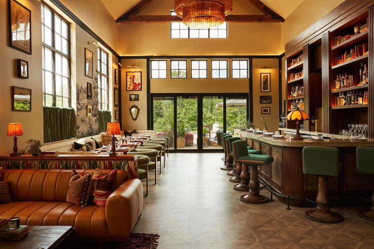 Berkshires Untold Hotel Ленъкс Екстериор снимка