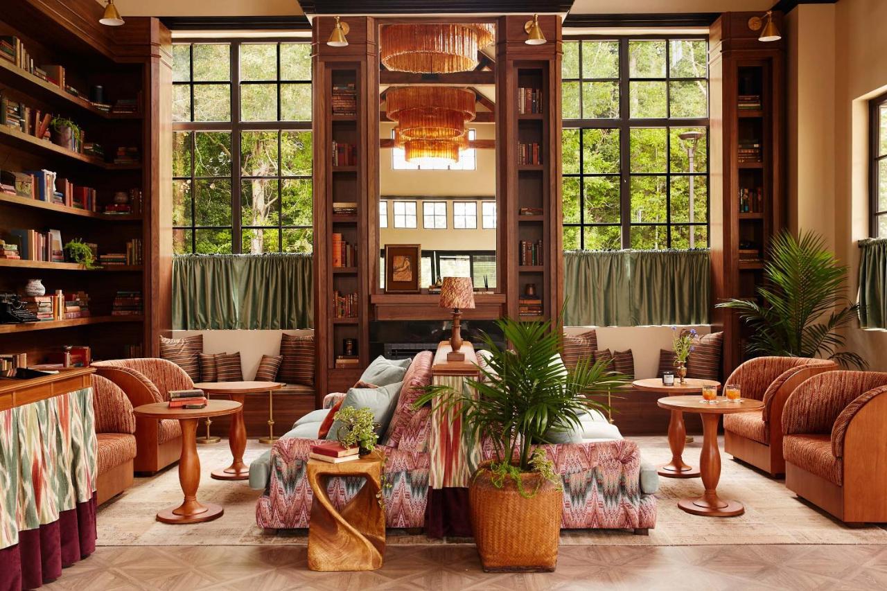 Berkshires Untold Hotel Ленъкс Екстериор снимка