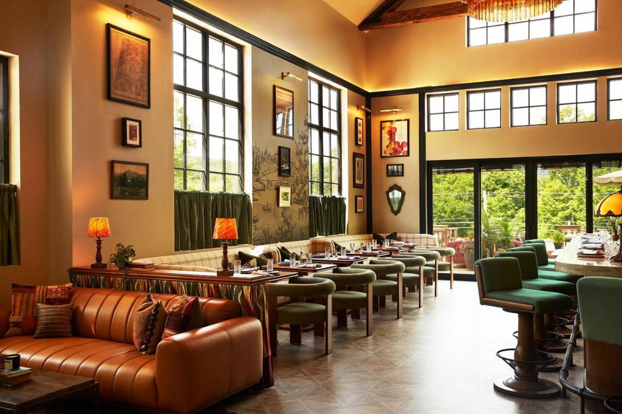 Berkshires Untold Hotel Ленъкс Екстериор снимка