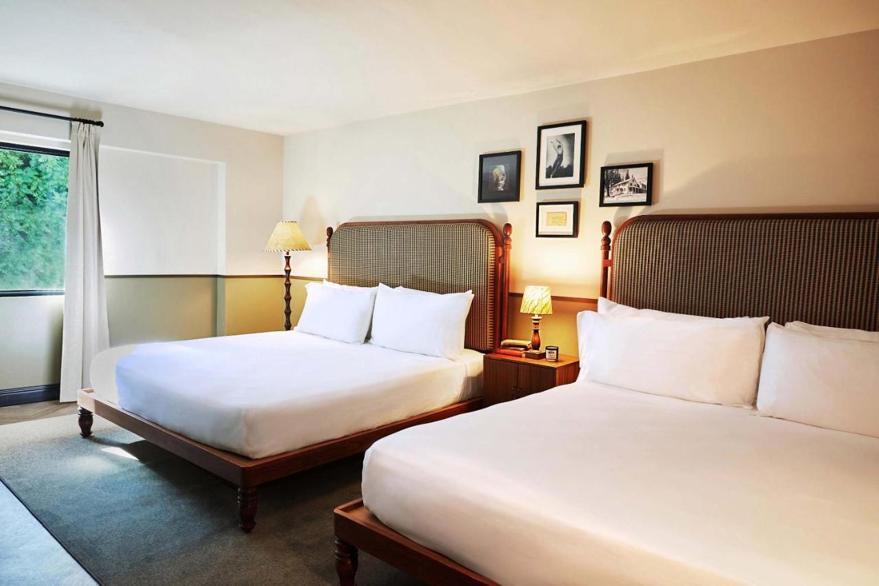 Berkshires Untold Hotel Ленъкс Екстериор снимка